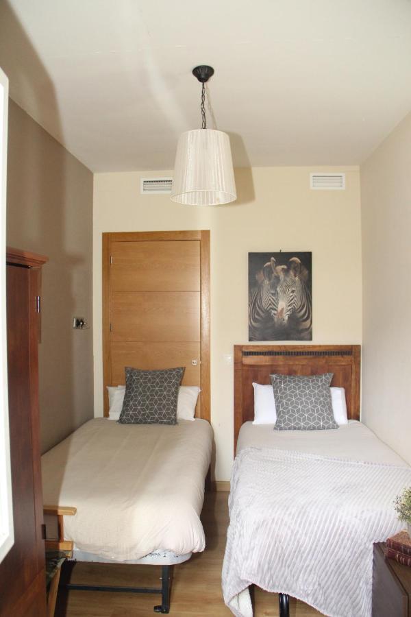 Apartamentos Alcazar De Баеза Екстериор снимка
