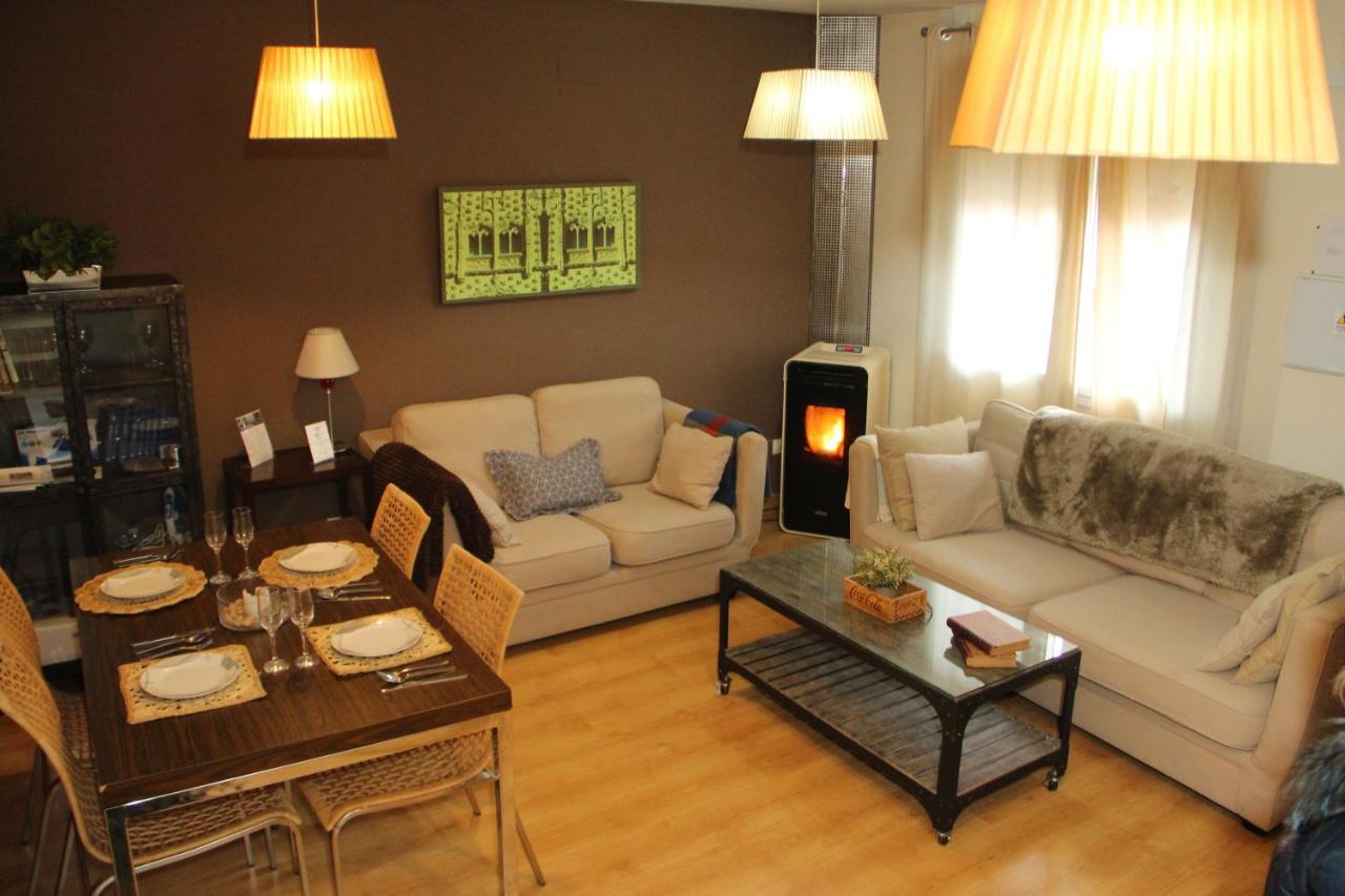 Apartamentos Alcazar De Баеза Екстериор снимка
