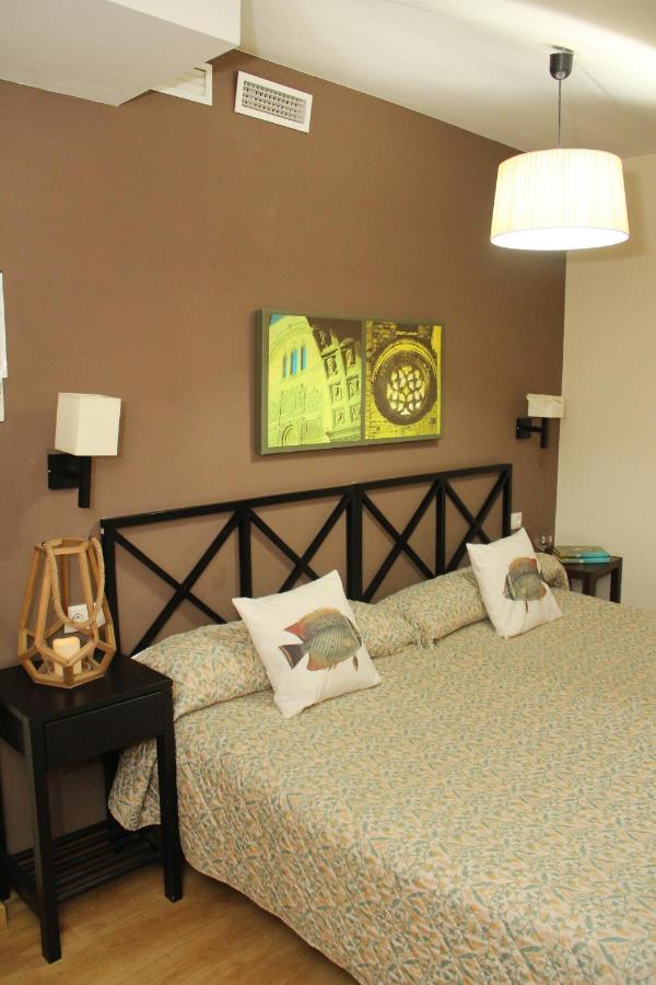 Apartamentos Alcazar De Баеза Екстериор снимка
