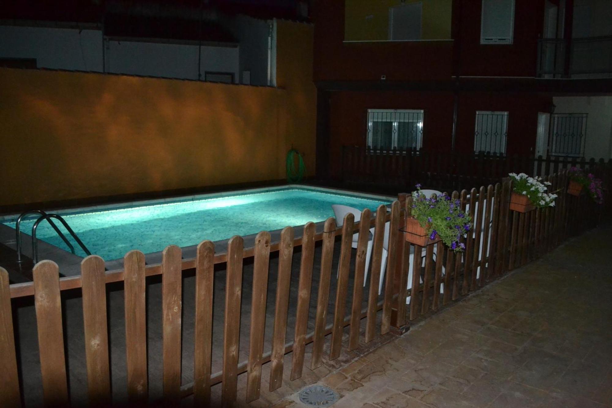Apartamentos Alcazar De Баеза Екстериор снимка