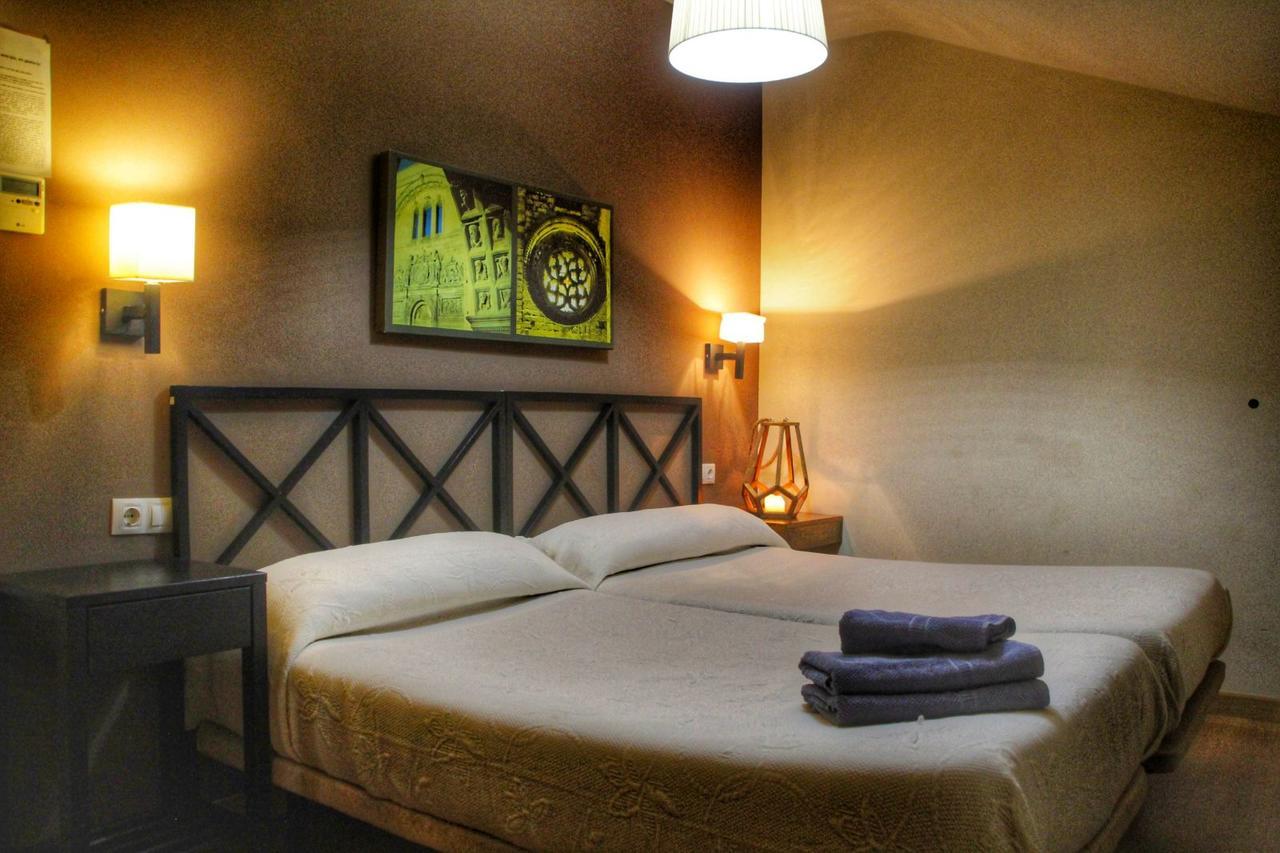 Apartamentos Alcazar De Баеза Екстериор снимка