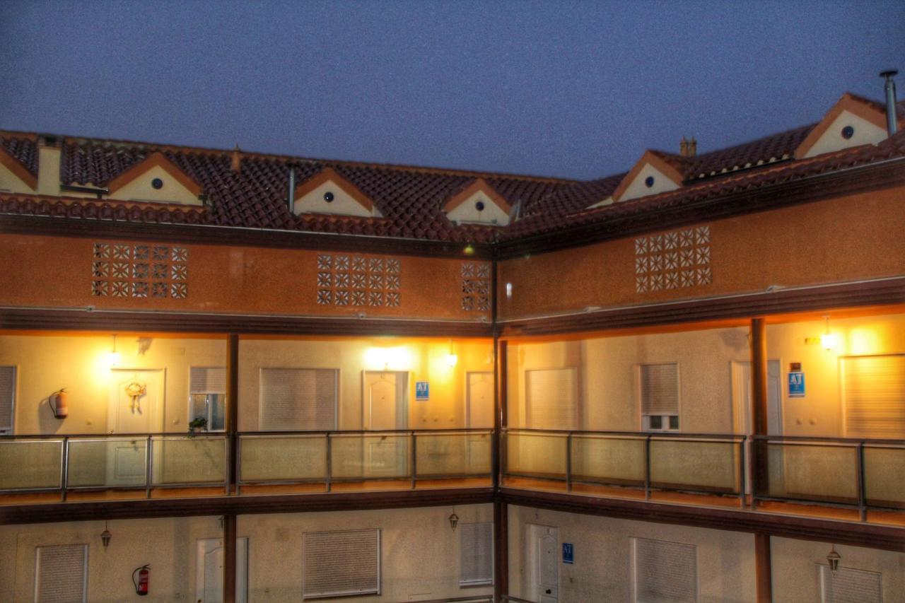 Apartamentos Alcazar De Баеза Екстериор снимка
