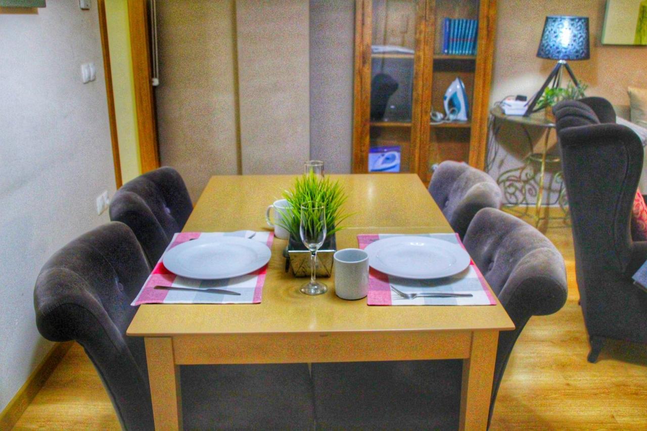 Apartamentos Alcazar De Баеза Екстериор снимка